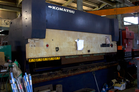 KOMATSU プレスブレーキ 4000×160t